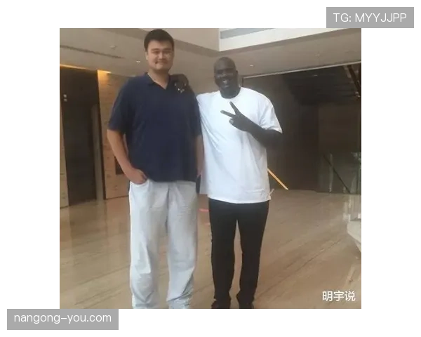 姚明穿着家居服竟然比赛场还高冷，这日常和NBA天王一模一样？